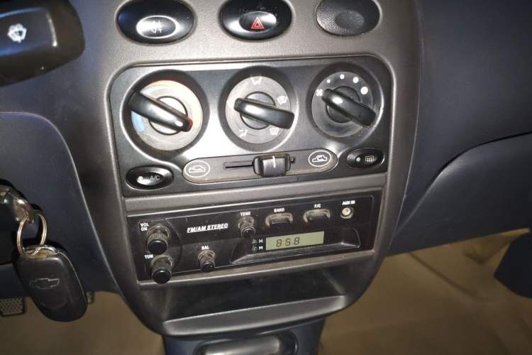 Used Baojun Lechi 2012 Revised 1.0L Manual P-TEC Standard Edition Audio And AC Panel