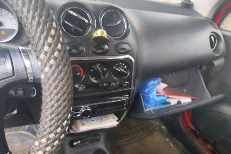 Used Baojun Lechi 2012 Revised Version 1.2L Manual Sports Edition Superior Type Audio And AC Panel