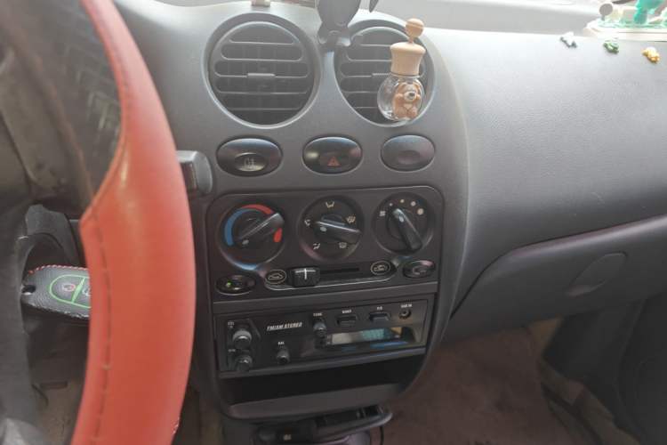 Used Baojun Lechi 2012 Revised 1.0L Manual P-TEC Standard Edition Audio And AC Panel