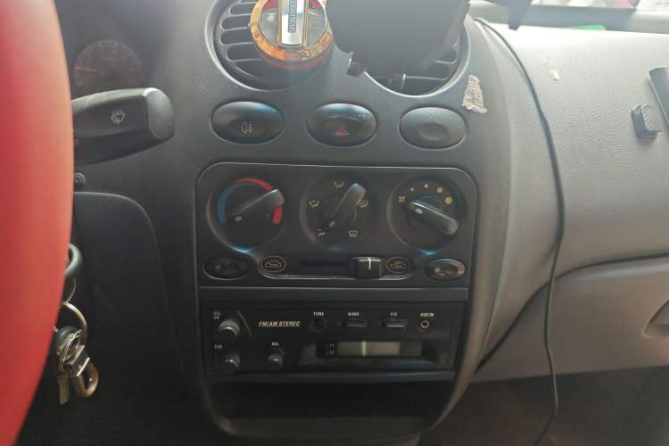 Used Baojun Lechi 2012 Revised Version 1.0L Manual P-TEC Comfort Type Audio And AC Panel