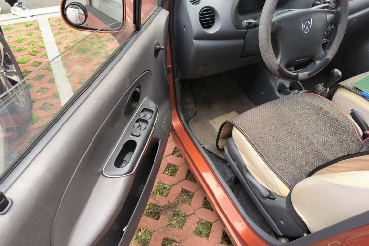 Used Baojun Lechi 2012 Revised 1.0L Manual P-TEC Standard Edition Driver Seat