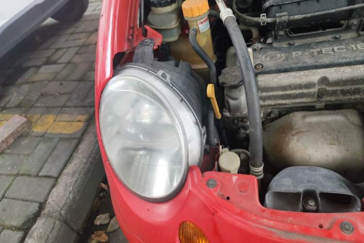 Used Baojun Lechi 2012 Revised Version 1.2L Manual Sports Edition Superior Type Engine Bay Right