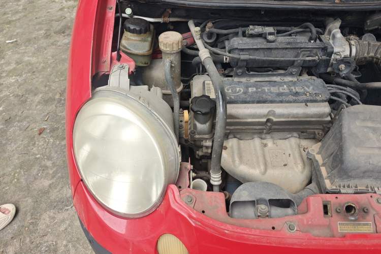 Used Baojun Lechi 2012 Revised Version 1.0L Manual P-TEC Comfort Type Engine Bay Right
