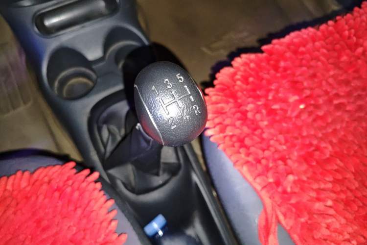 Used Baojun Lechi 2012 Revised 1.0L Manual P-TEC Standard Edition Gear Lever
