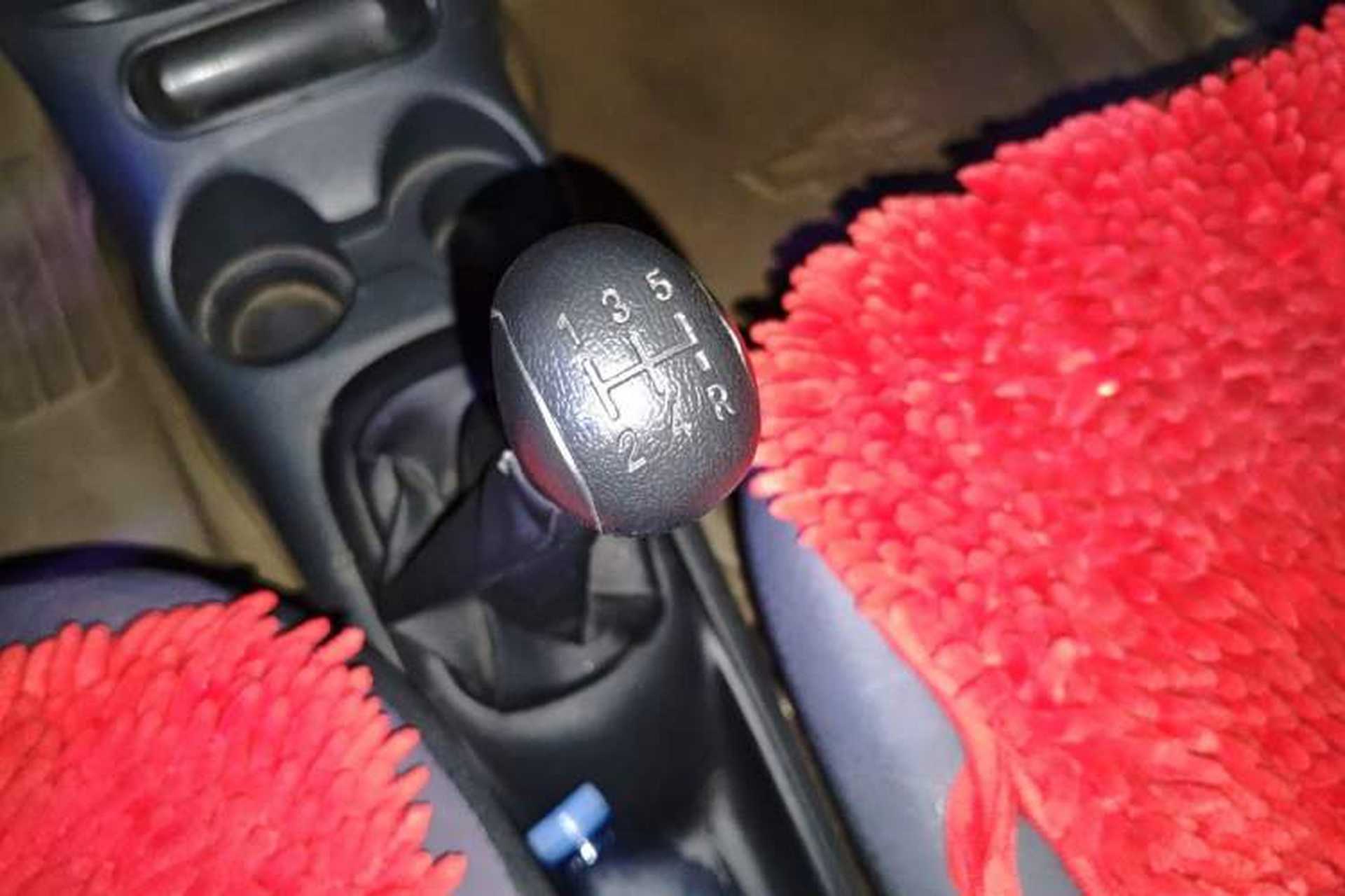 Used Baojun Lechi 2012 Revised 1.0L Manual P-TEC Standard Edition Gear Lever