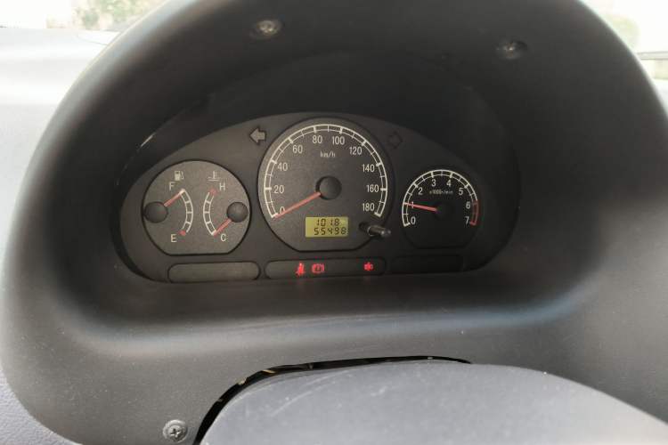 Used Baojun Lechi 2012 Revised 1.0L Manual P-TEC Standard Edition Odometer Close Up
