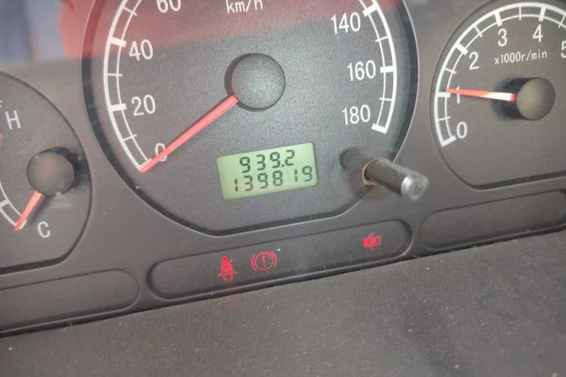 Used Baojun Lechi 2012 1.0L Manual P-TEC Superior Model Odometer Close Up