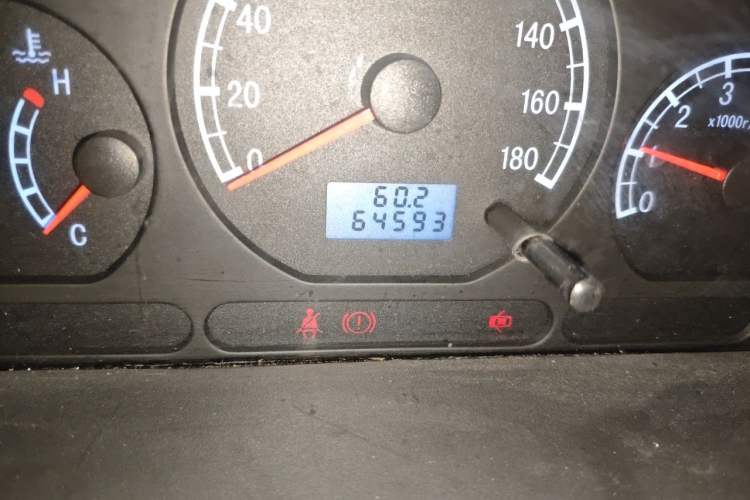 Used Baojun Lechi 2012 Revised 1.0L Manual P-TEC Standard Edition Odometer Close Up