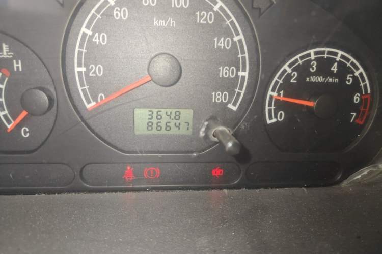 Used Baojun Lechi 2012 Revised 1.0L Manual P-TEC Standard Edition Odometer Close Up