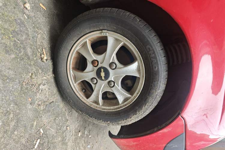 Used Baojun Lechi 2012 Revised Version 1.0L Manual P-TEC Comfort Type Right Front Wheel Hub
