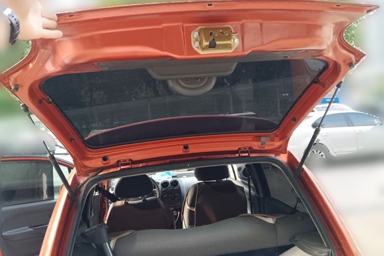 Used Baojun Lechi 2012 Revised 1.0L Manual P-TEC Standard Edition Trunk