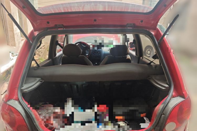 Used Baojun Lechi 2012 Revised Version 1.0L Manual P-TEC Comfort Type Trunk