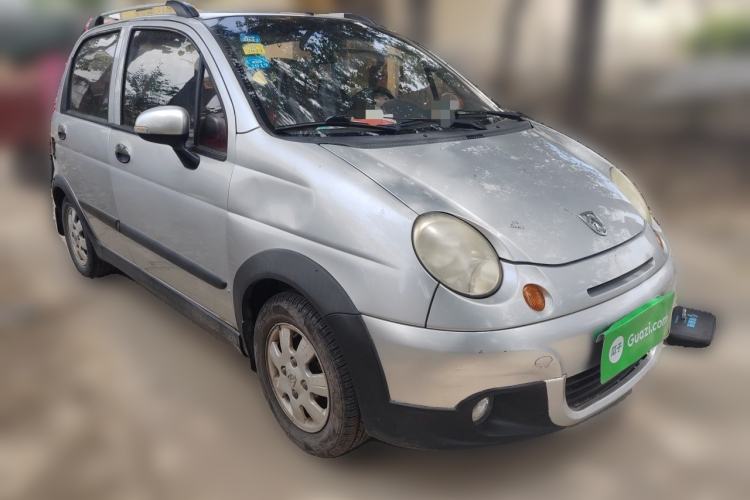Used Baojun Lechi 2012 Revised Version 1.2L Manual Sporty Edition Dynamic Type Front Right 45 Deg