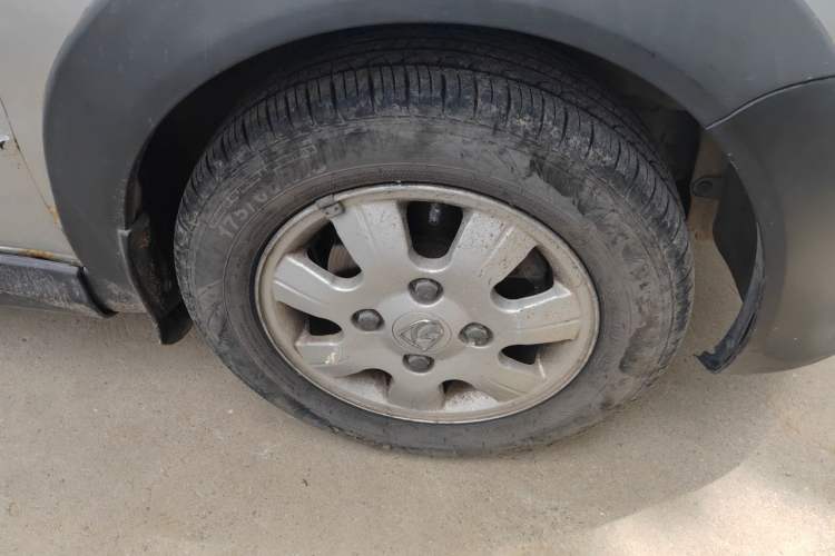 Used Baojun Lechi 2012 Revised Version 1.2L Manual Sporty Edition Dynamic Type Right Front Wheel Hub