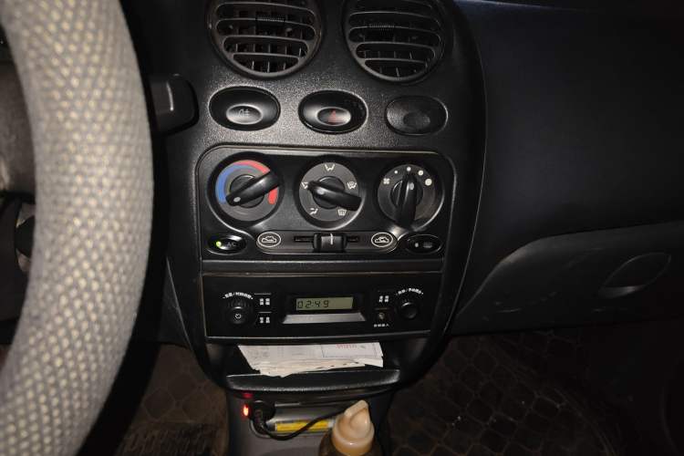 Used Baojun Lechi 2012 Revised 1.0L Manual P-TEC Standard Edition Audio And AC Panel
