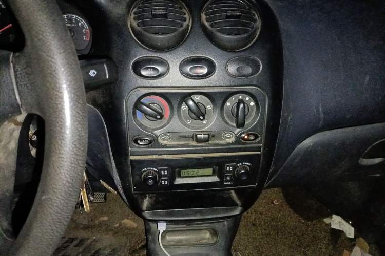 Used Baojun Lechi 2012 1.0L Manual P-TEC Superior Model Audio And AC Panel