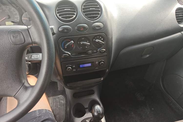 Used Baojun Lechi 2012 Revised 1.0L Manual P-TEC Standard Edition Audio And AC Panel