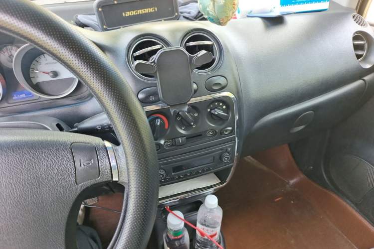 Used Baojun Lechi 2012 Revised Version 1.2L Manual Sporty Edition Dynamic Type Audio And AC Panel