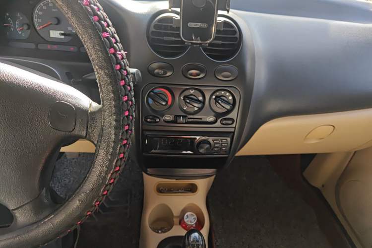 Used Baojun Lechi 2012 Revised Version 1.0L Manual P-TEC Comfort Type Audio And AC Panel