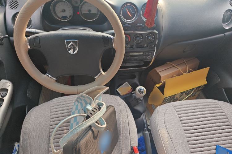 Used Baojun Lechi 2012 Revised Version 1.2L Manual Sporty Edition Dynamic Type Center Console