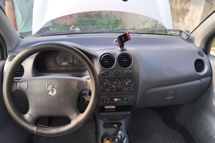 Used Baojun Lechi 2012 Revised 1.0L Manual P-TEC Standard Edition Center Console