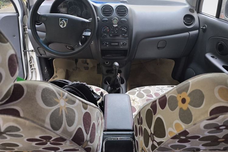 Used Baojun Lechi 2012 Revised 1.0L Manual P-TEC Standard Edition Center Console