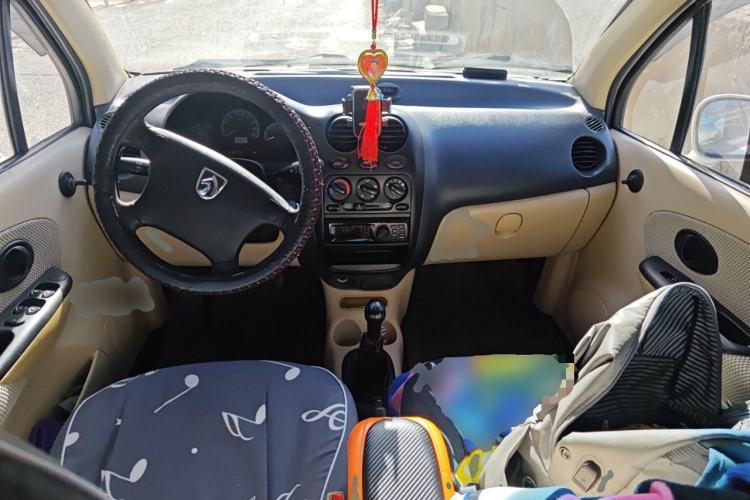 Used Baojun Lechi 2012 Revised Version 1.0L Manual P-TEC Comfort Type Center Console