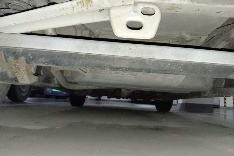 Used Baojun Lechi 2012 Revised 1.0L Manual P-TEC Standard Edition Chassis Rear