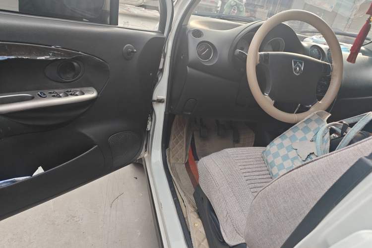 Used Baojun Lechi 2012 Revised Version 1.2L Manual Sporty Edition Dynamic Type Driver Seat