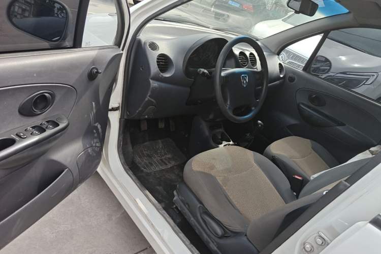 Used Baojun Lechi 2012 Revised 1.0L Manual P-TEC Standard Edition Driver Seat