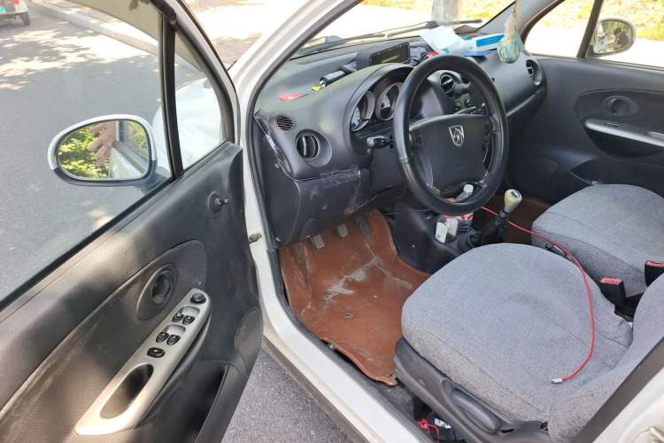 Used Baojun Lechi 2012 Revised Version 1.2L Manual Sporty Edition Dynamic Type Driver Seat