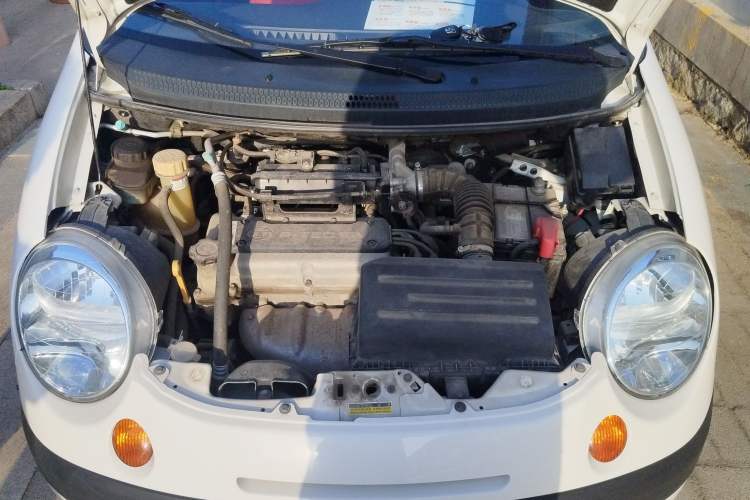 Used Baojun Lechi 2012 Revised 1.0L Manual P-TEC Standard Edition Engine Bay