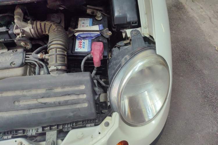 Used Baojun Lechi 2012 Revised 1.0L Manual P-TEC Standard Edition Engine Bay Left