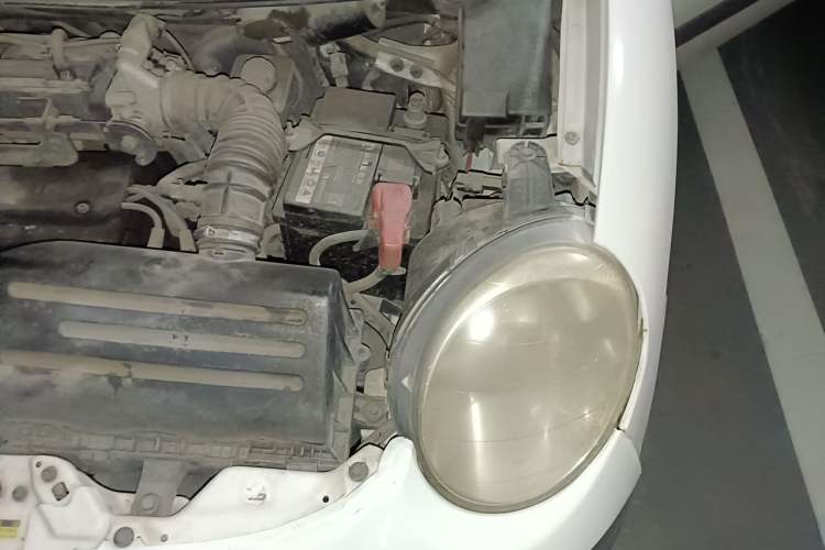 Used Baojun Lechi 2012 Revised 1.0L Manual P-TEC Standard Edition Engine Bay Left