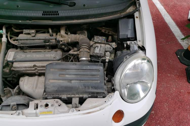 Used Baojun Lechi 2012 Revised 1.0L Manual P-TEC Standard Edition Engine Bay Left