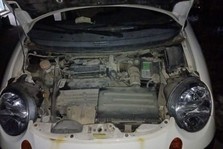 Used Baojun Lechi 2012 1.0L Manual P-TEC Superior Model Engine Bay