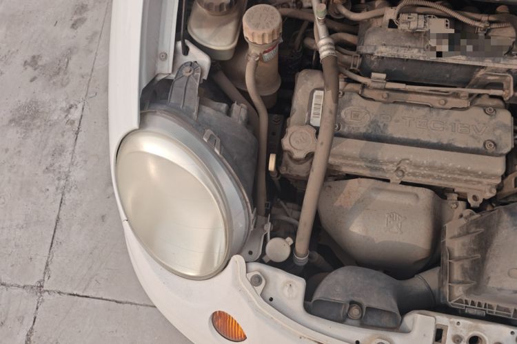 Used Baojun Lechi 2012 Revised Version 1.2L Manual Sporty Edition Dynamic Type Engine Bay Right