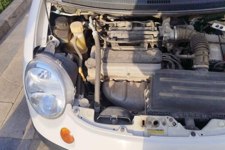 Used Baojun Lechi 2012 Revised 1.0L Manual P-TEC Standard Edition Engine Bay Right
