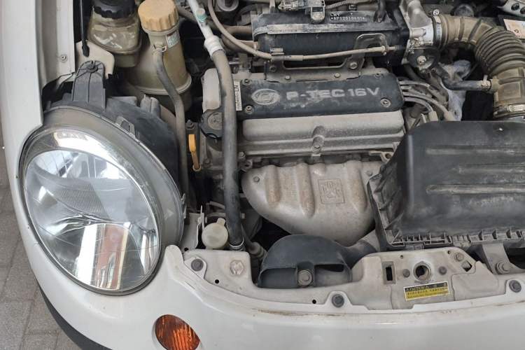 Used Baojun Lechi 2012 Revised 1.0L Manual P-TEC Standard Edition Engine Bay Right