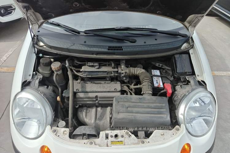 Used Baojun Lechi 2012 Revised 1.0L Manual P-TEC Standard Edition Engine Bay