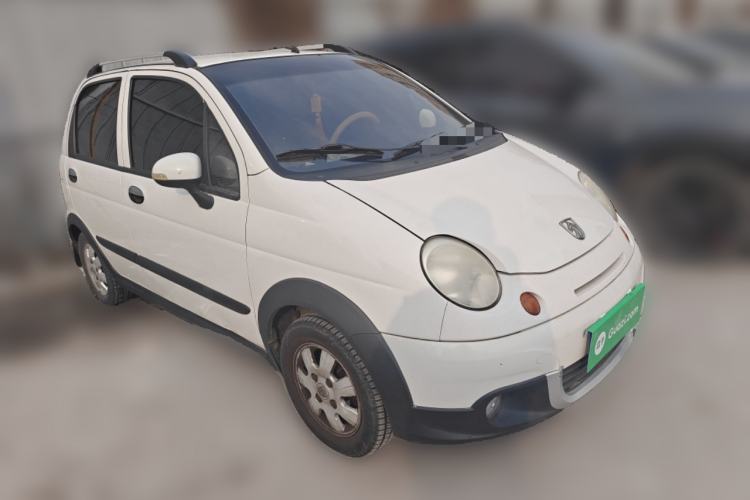Used Baojun Lechi 2012 Revised Version 1.2L Manual Sporty Edition Dynamic Type Front Right 45 Deg