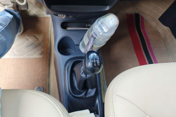 Used Baojun Lechi 2012 Revised 1.0L Manual P-TEC Standard Edition Gear Lever