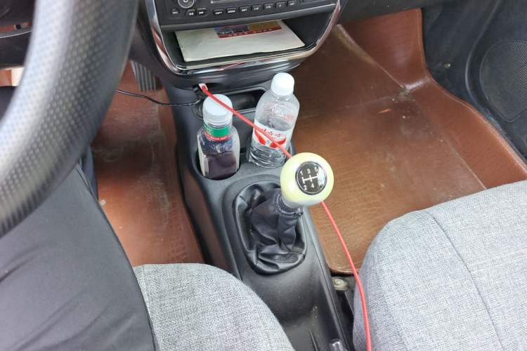 Used Baojun Lechi 2012 Revised Version 1.2L Manual Sporty Edition Dynamic Type Gear Lever