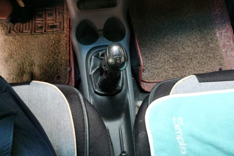 Used Baojun Lechi 2012 Revised 1.0L Manual P-TEC Standard Edition Gear Lever