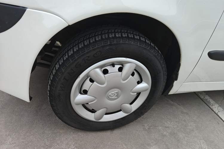 Used Baojun Lechi 2012 Revised 1.0L Manual P-TEC Standard Edition Left Front Wheel Hub