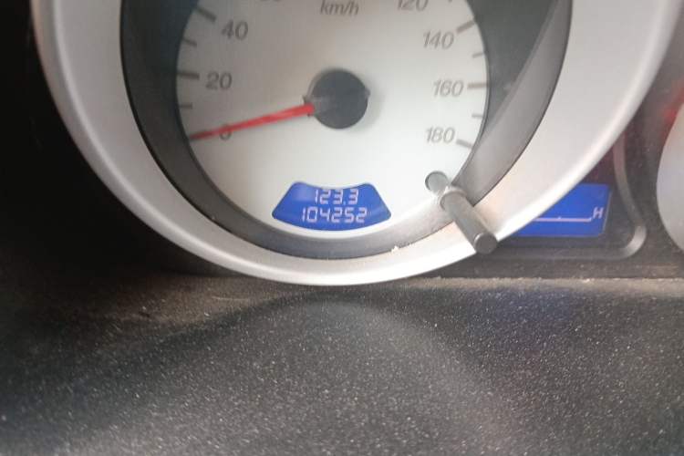 Used Baojun Lechi 2012 1.2L Manual Sport Edition Dynamic Model Odometer Close Up