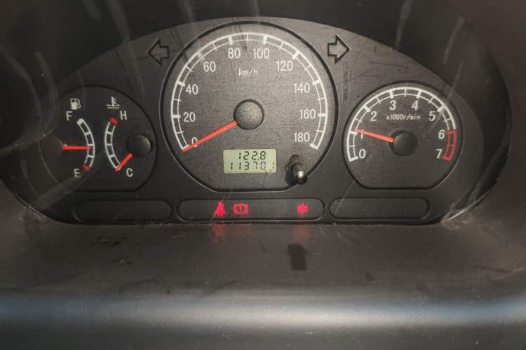 Used Baojun Lechi 2012 Revised 1.0L Manual P-TEC Standard Edition Odometer Close Up