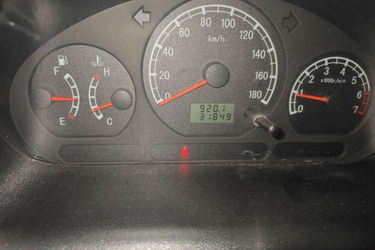 Used Baojun Lechi 2012 Revised 1.0L Manual P-TEC Standard Edition Odometer Close Up
