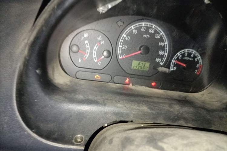 Used Baojun Lechi 2012 1.0L Manual P-TEC Superior Model Odometer Close Up