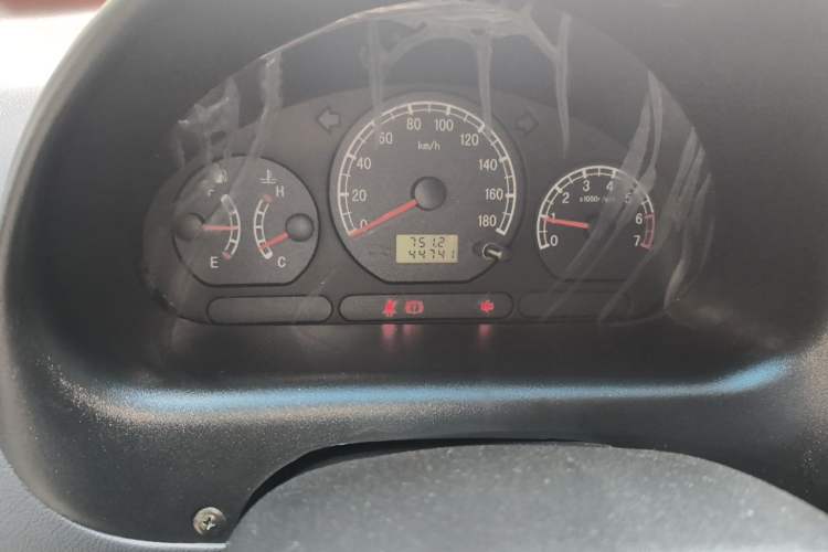 Used Baojun Lechi 2012 Revised 1.0L Manual P-TEC Standard Edition Odometer Close Up